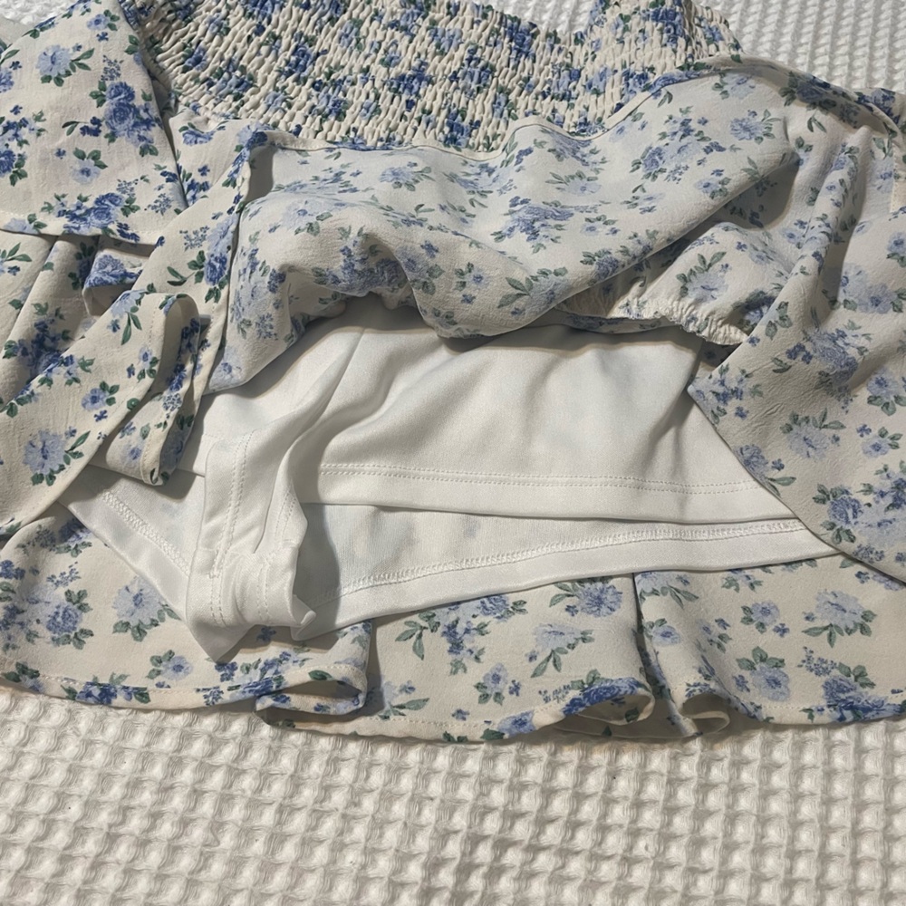 NWOT Altar’d State - Floral Blue and Cream Skirt - Picture 3 of 4